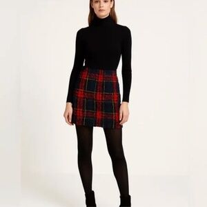 Halogen Classic Red and Navy Blue Plaid Boucle Texture Mini Skirt - Size 8